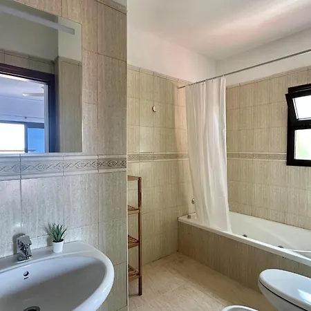 Triplex El Galeon 펜션 아데제